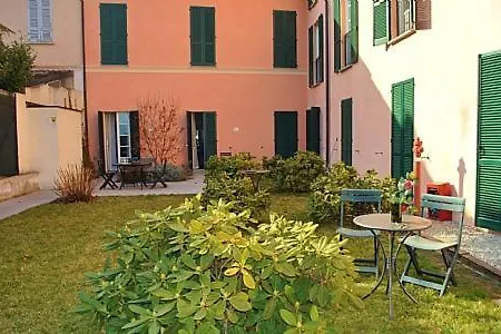 Sleeps 3 Pool Wifi * Meina